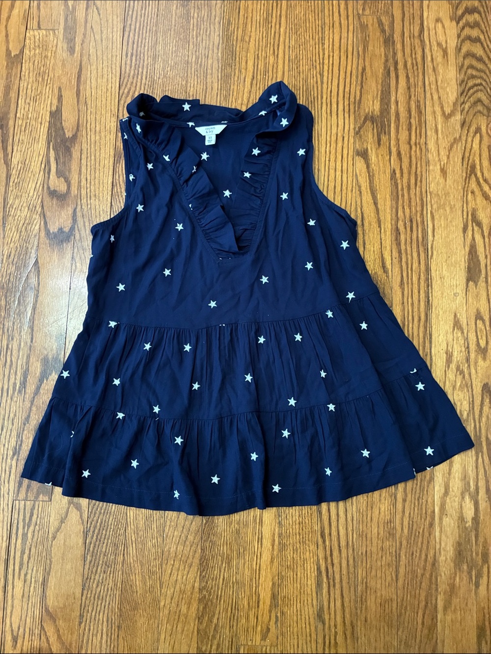 Crown & Ivy Navy Star Ruffle Tiered sleeveless blouse size XS